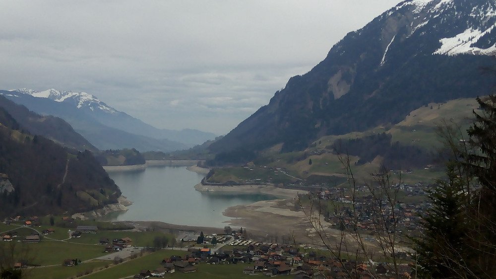 Lungern lake
