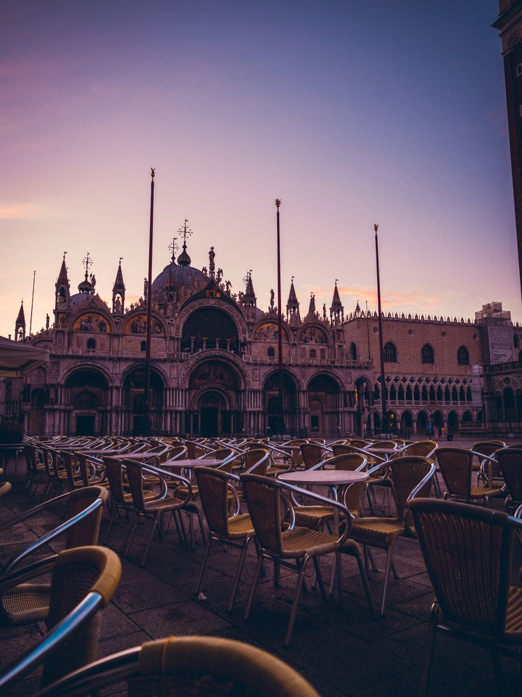 Photograph by Julio Pendilhe