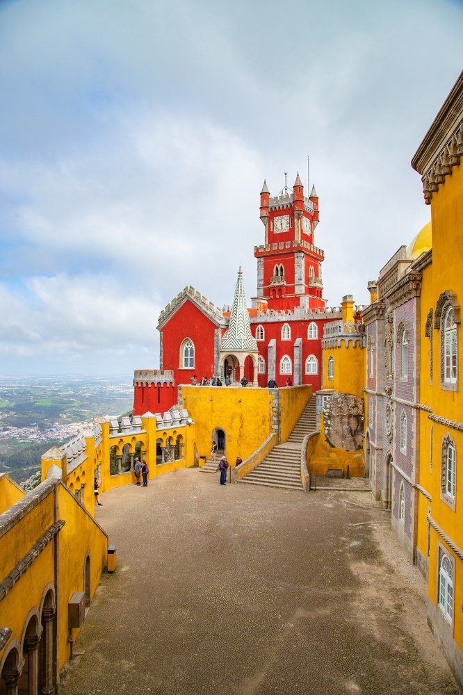 Замок Пена в Португалии