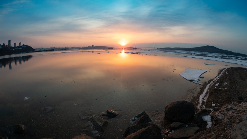 Рассвет над морем