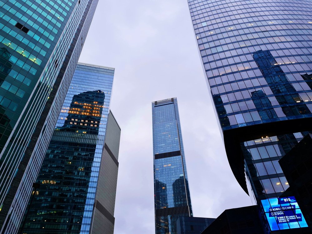 Отражения гигантов