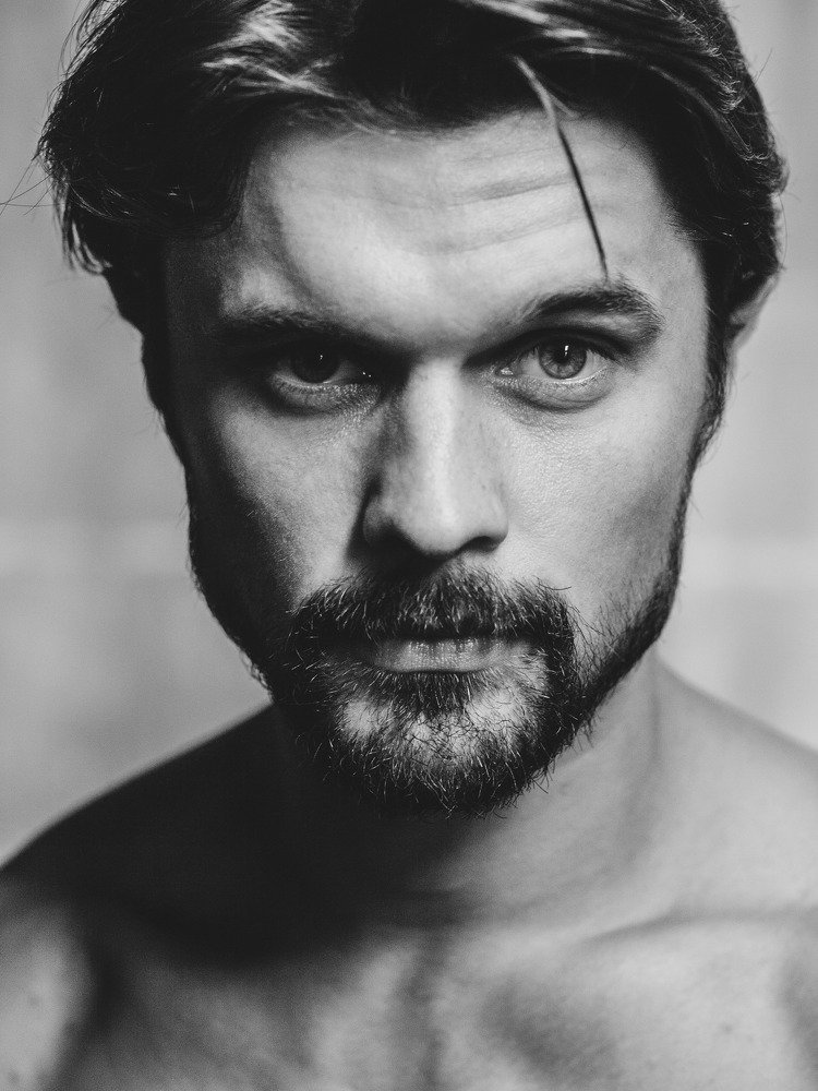 В самое сердце, на пораженье...