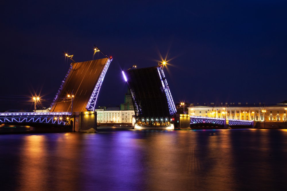 Огни над Невской гладью