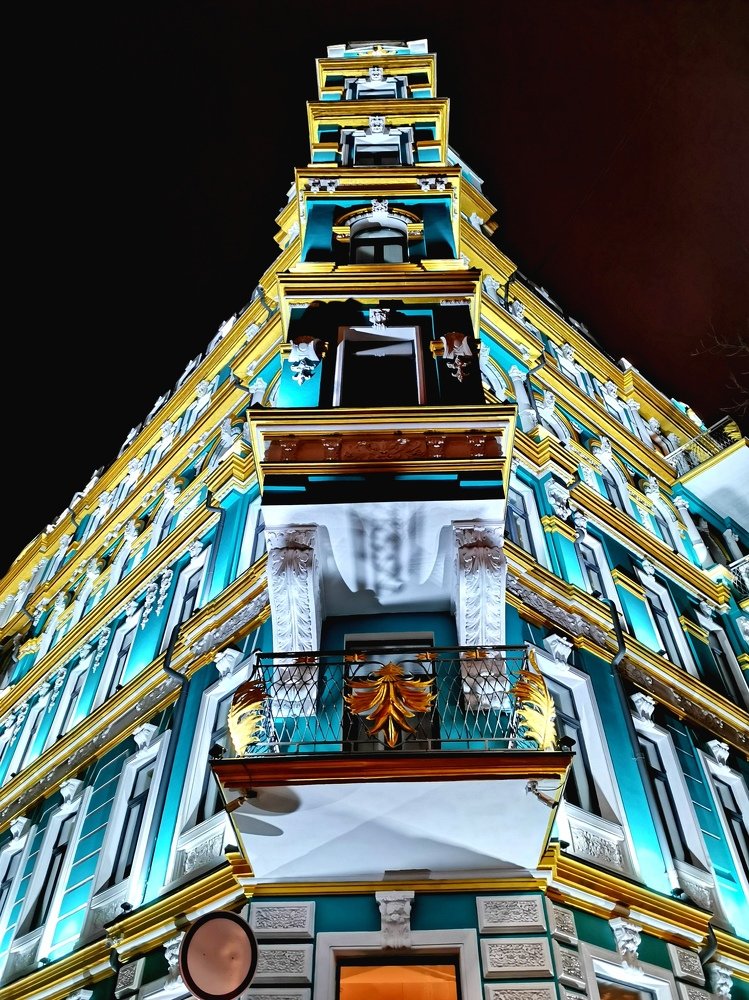 Building in colors.