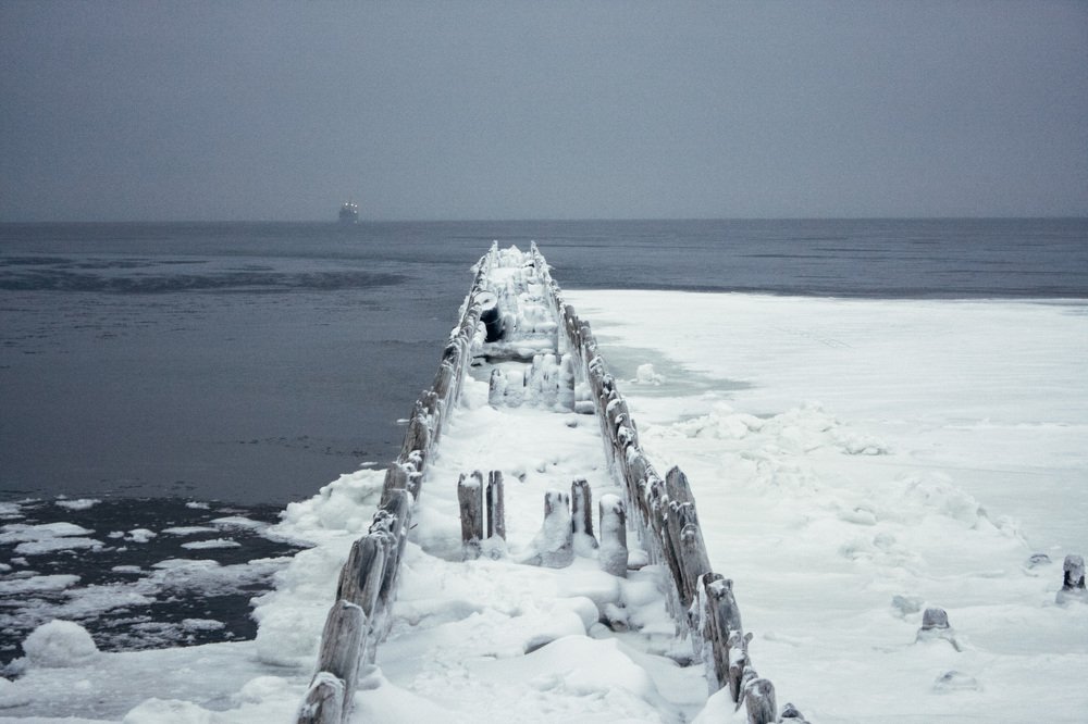 Пирс на белом море