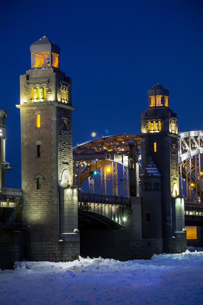 Мост Петра Великого. Санкт Петербург.