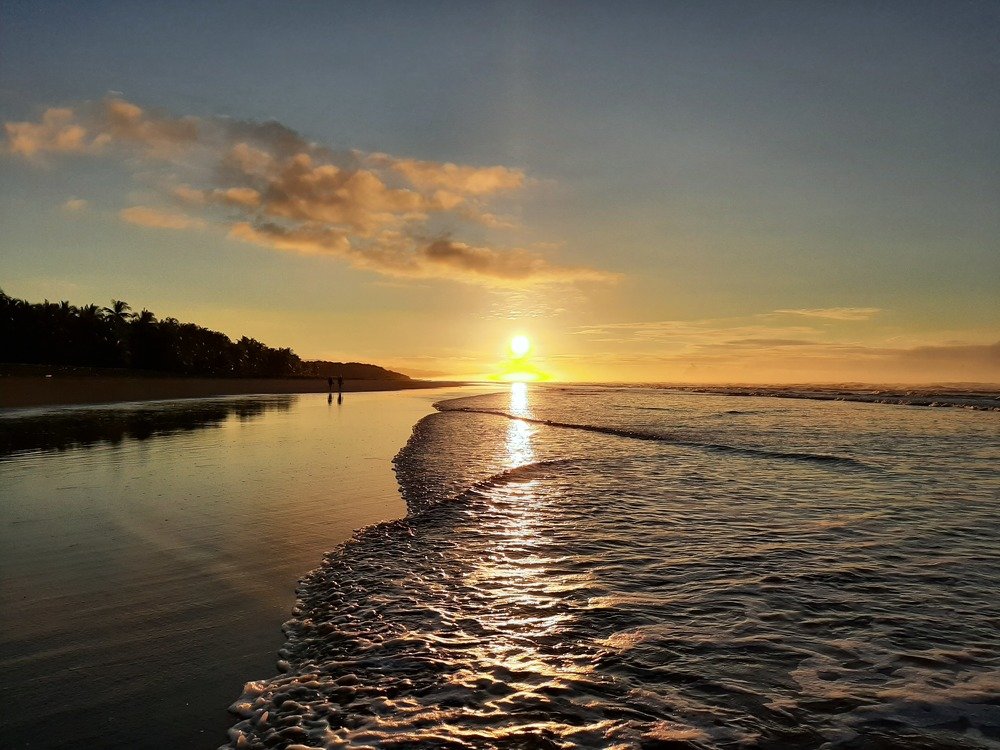 Amanecer en playa Bejuco