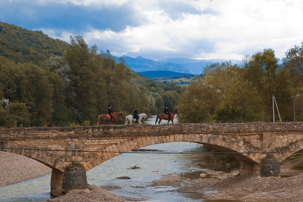 Даховский яичный мост