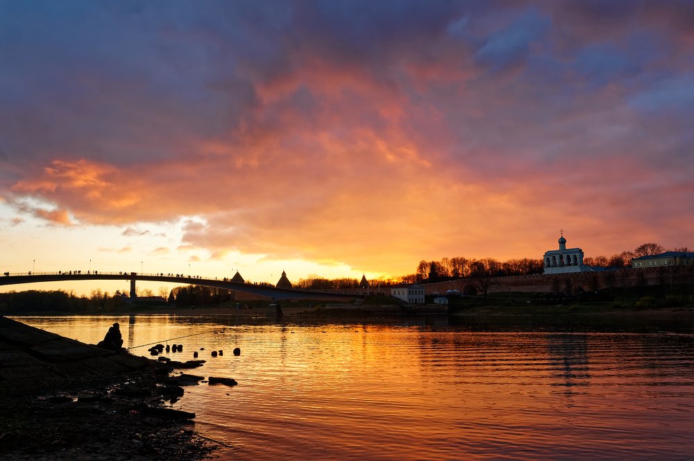 Закат над Новгородским Кремлём