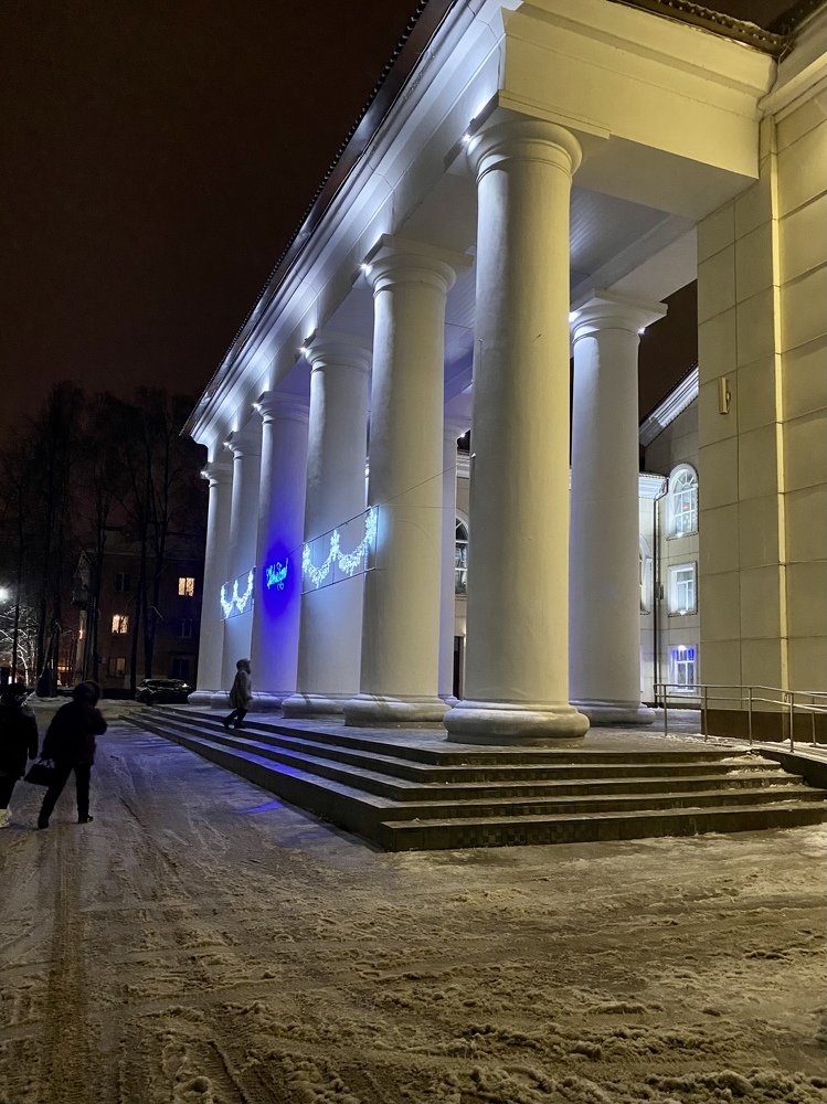 Колоны дома Культуры