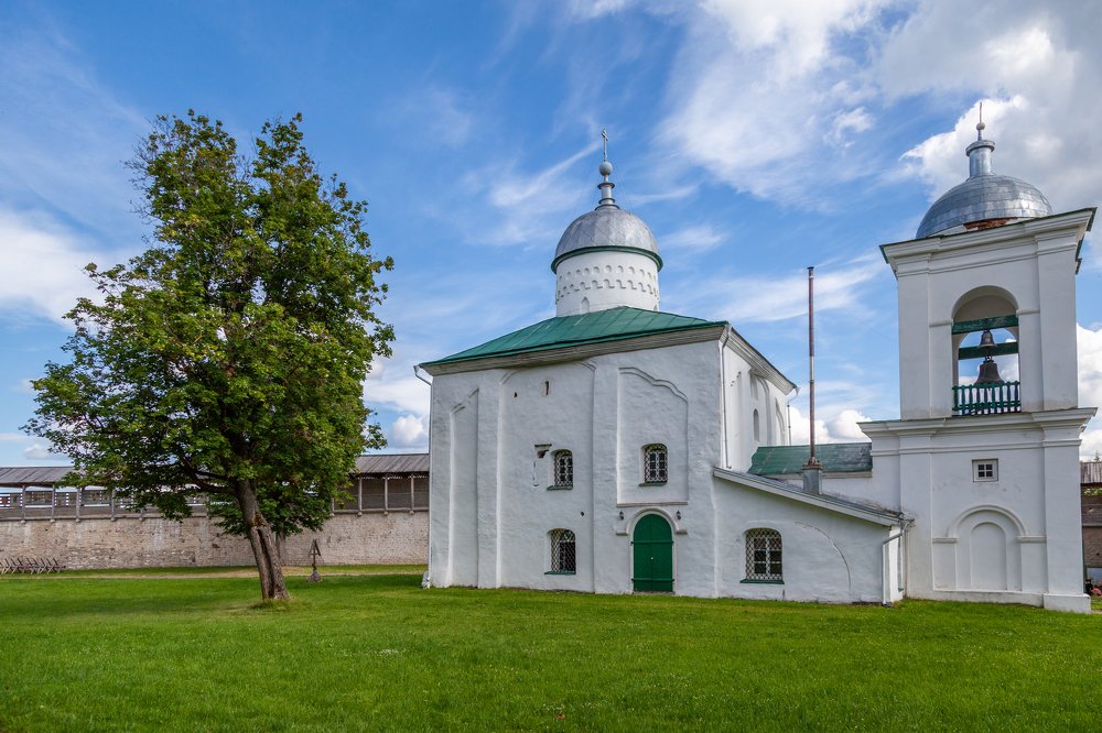 Никольский собор. Изборск.