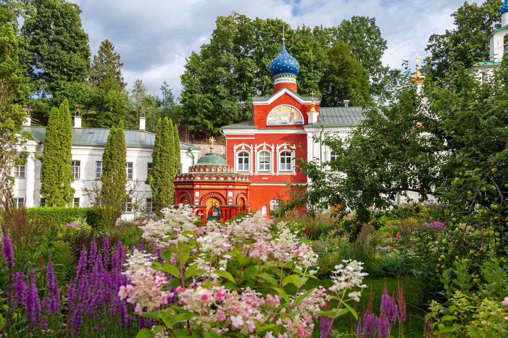 Свято-Успенский Псково-Печерский монастырь