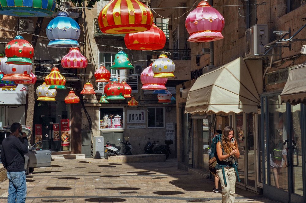 Фонарики,создающие радостное настроение.