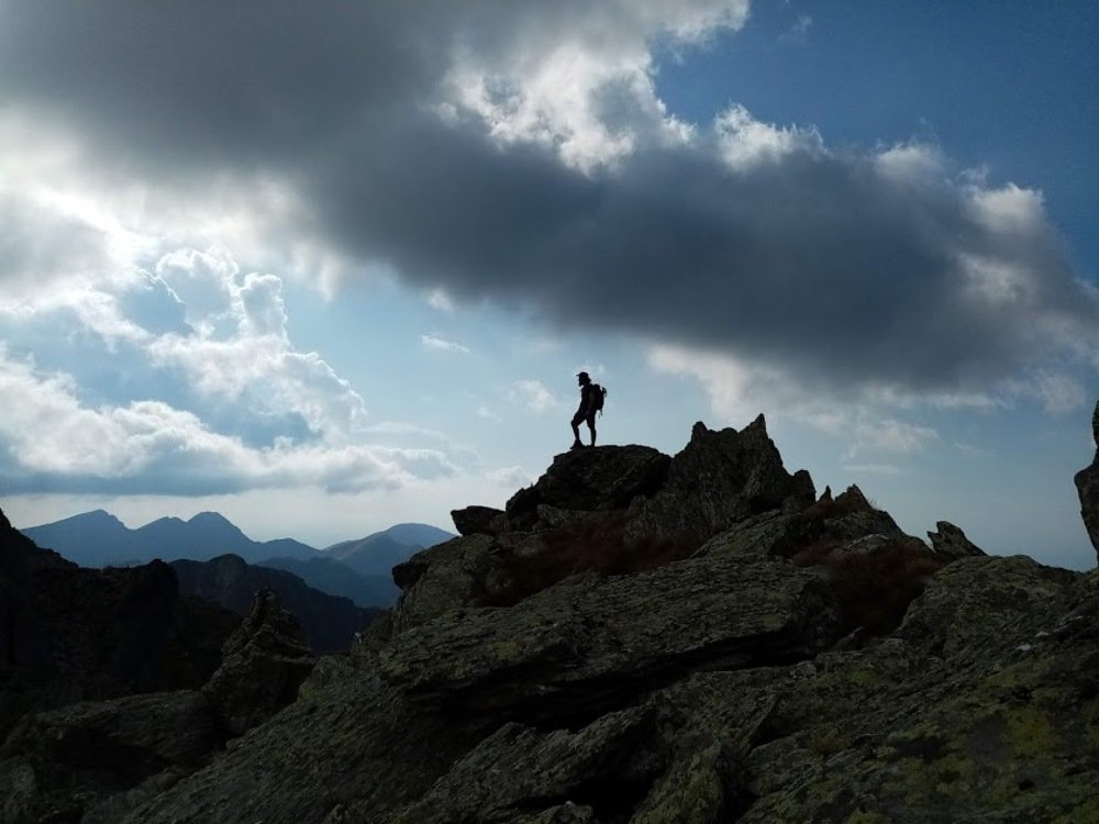 Looking for the Negoiu peak