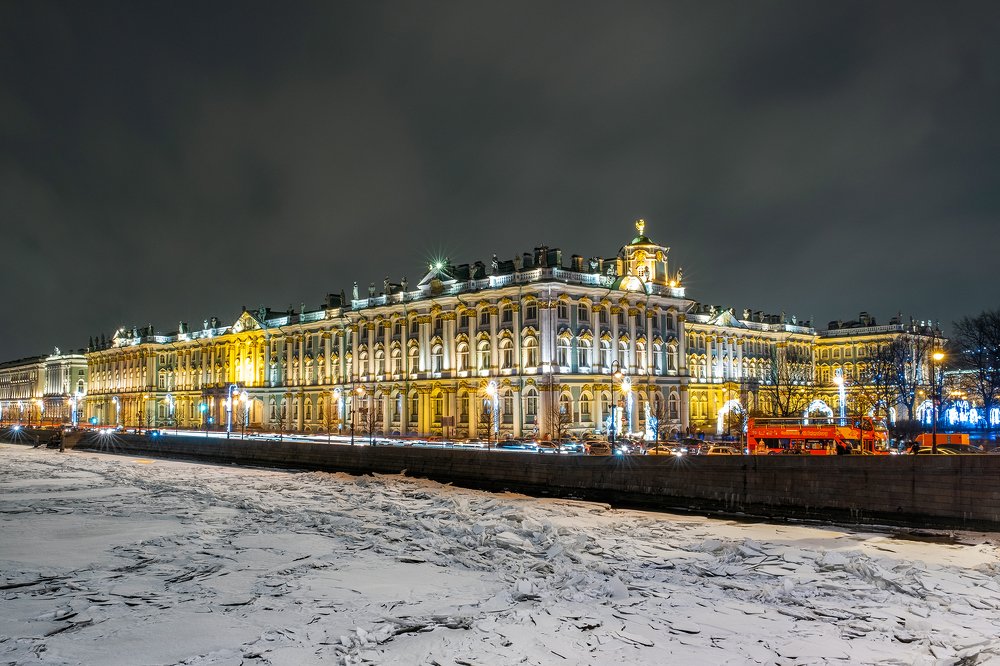 Зимний дворец зимой