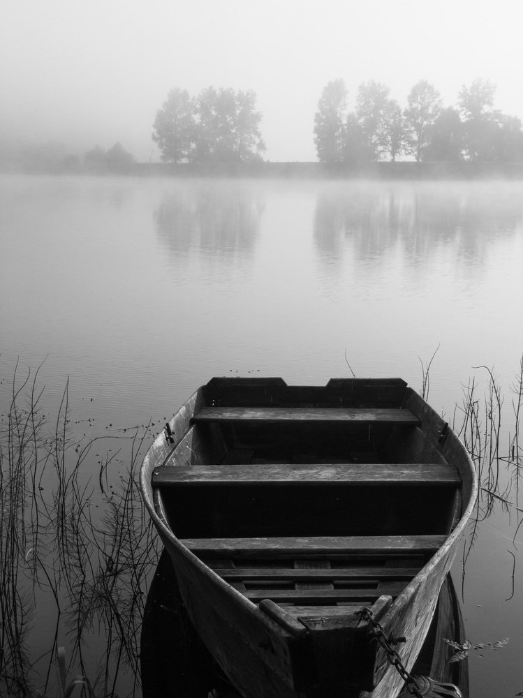 Лодка на рассвете