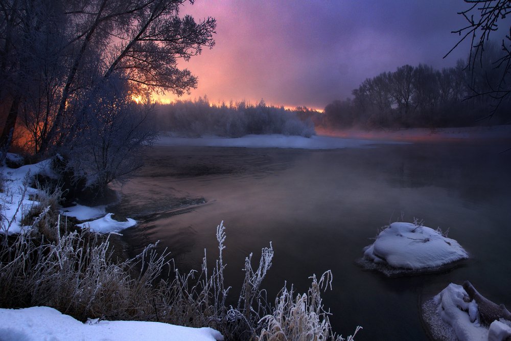 Восход солнца на реке Белой в Башкортостане,Россия.