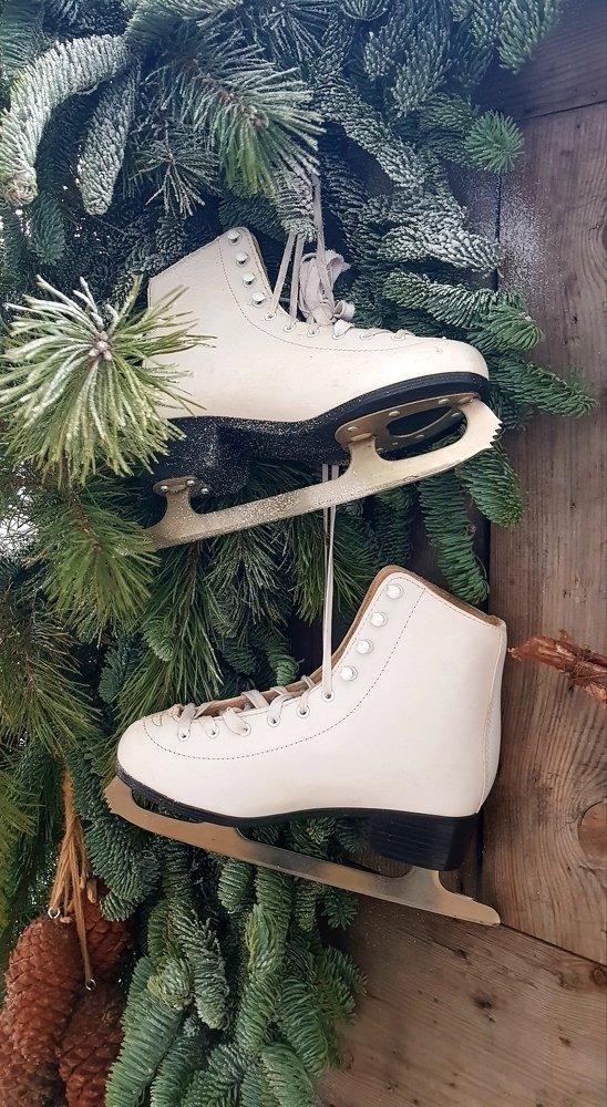 Праздник к нам приходит.