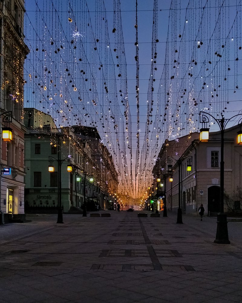 Рассвет в Камергерском переулке.