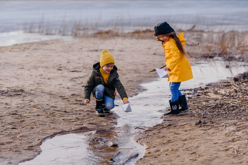 Белые кораблики