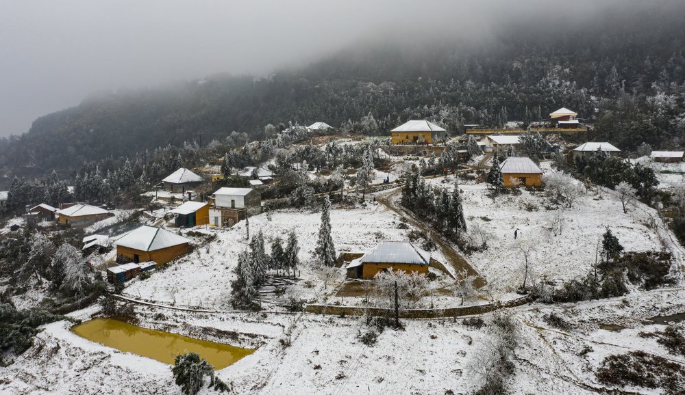 Photograph by TRAN QUY