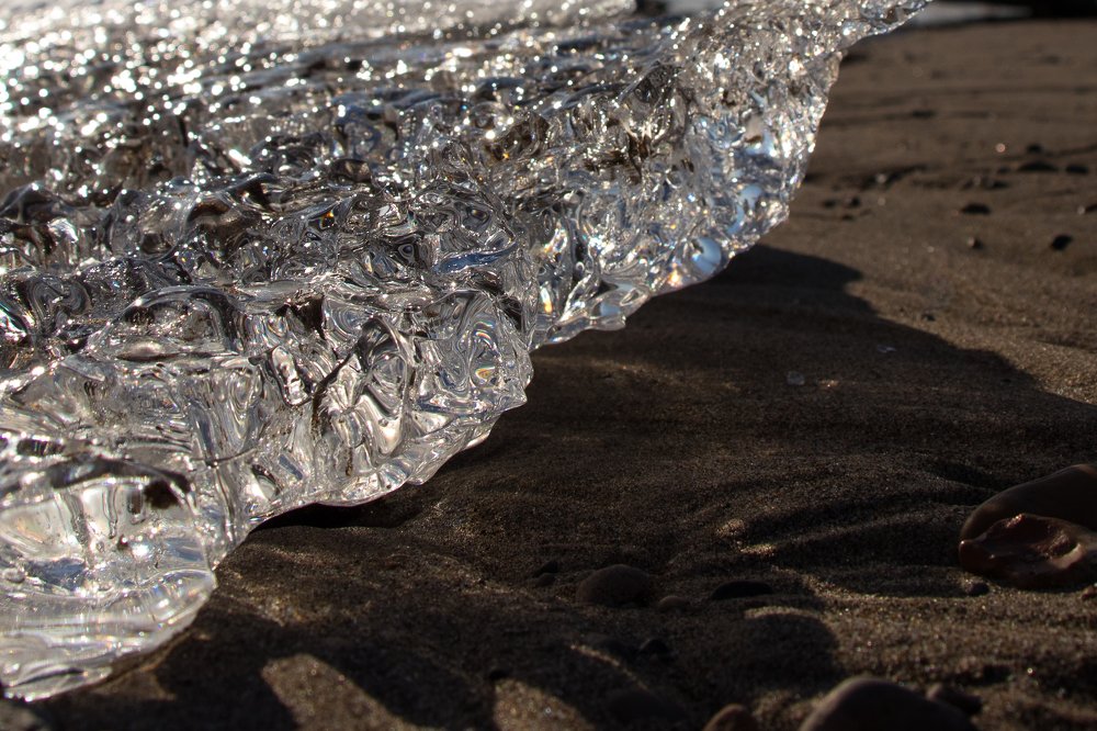 Sparks in the sand