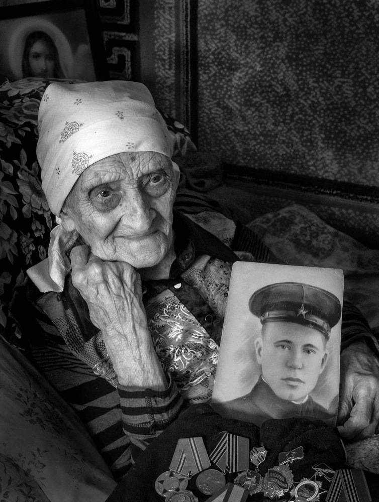 С войной за плечами.