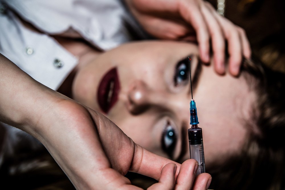 на конце иглы