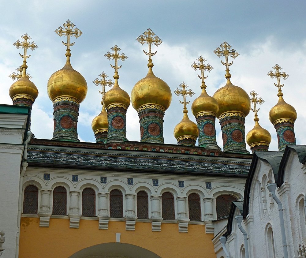 золотые купола (the Golden domes)