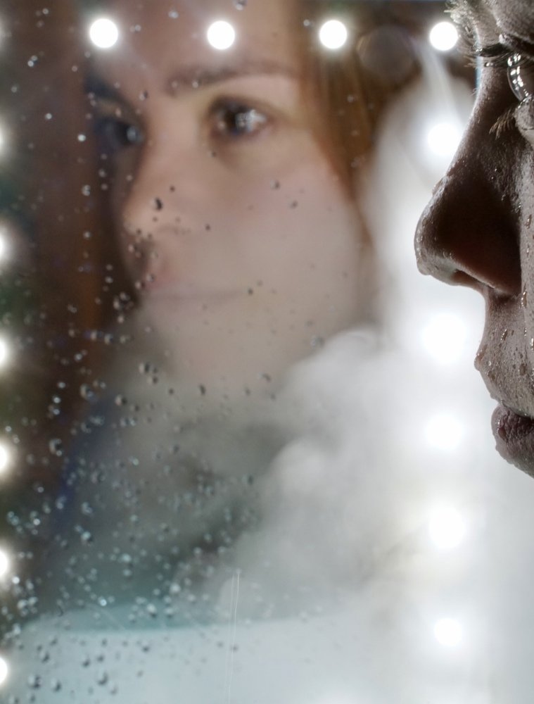 В зазеркалье