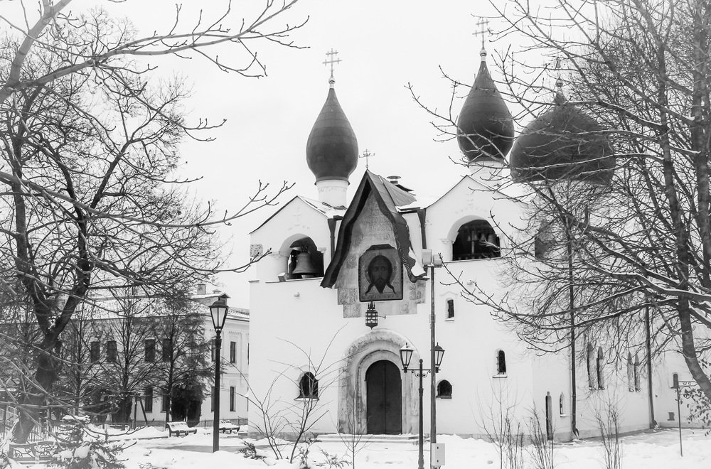 Храм Покрова Пресвятой Богородицы Марфо-Мариинской обители милосердия.