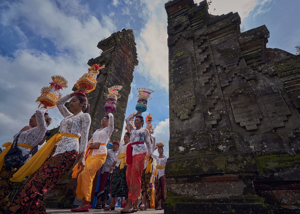 Sarongs And Candi Bentar