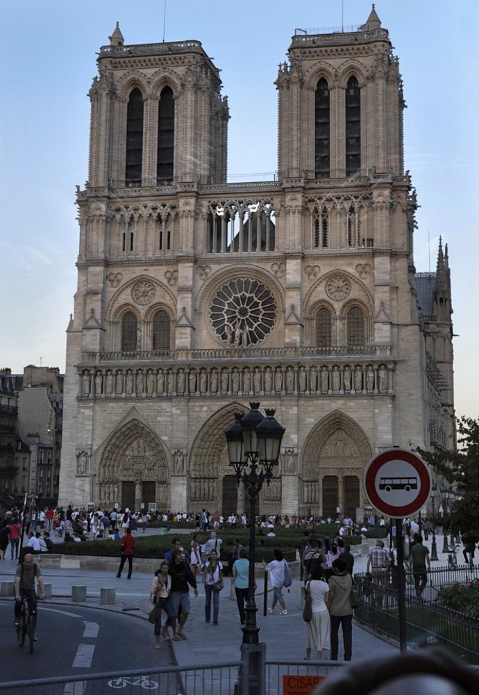 Нотер-дам де Пари.