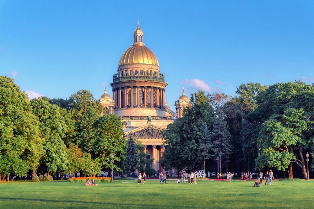 Исаакиевский собор.Вид с набережной Невы.