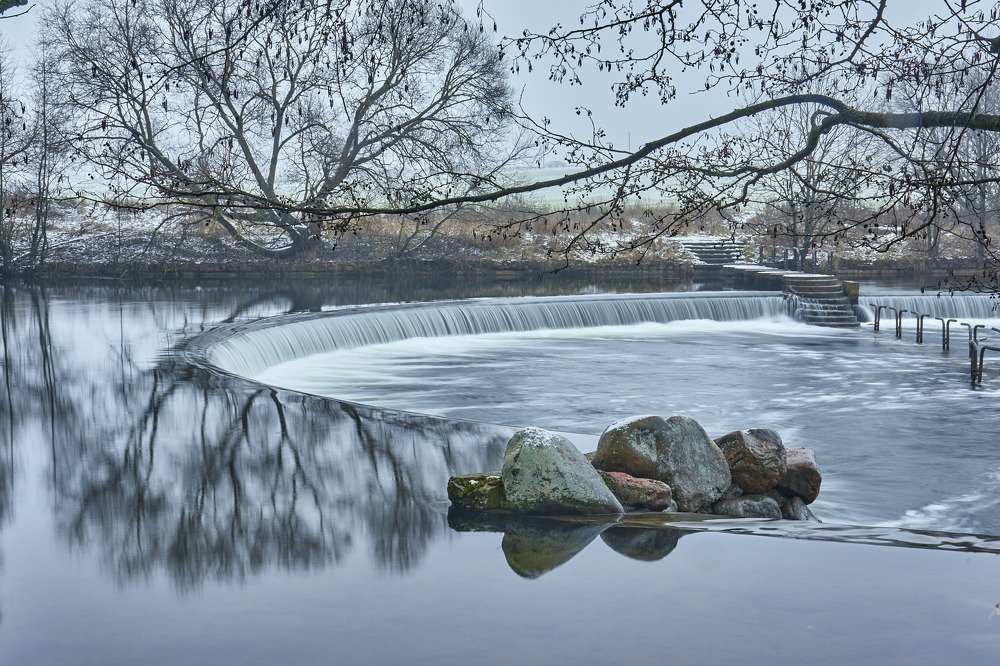 Водопад в парке