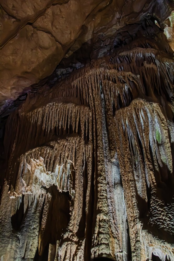 Сталактиты Скельской пещеры.