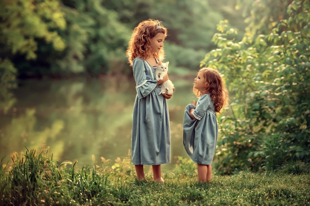 Девочка с кроликом