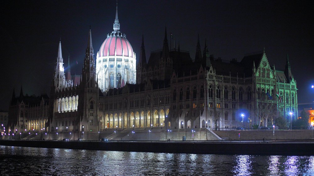 Здание венгерского парламента