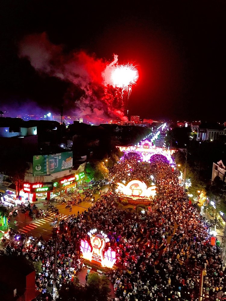 Photograph by HIEU LIEM DO