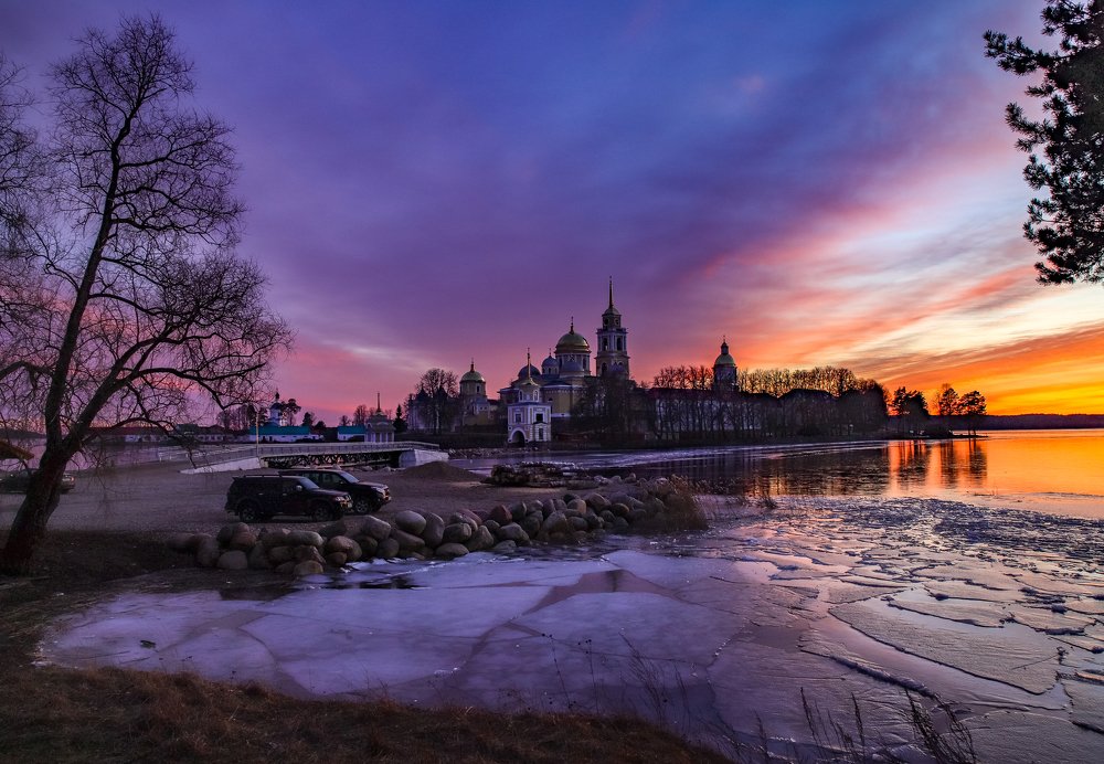 Яркий закат в Ниловой пустыни