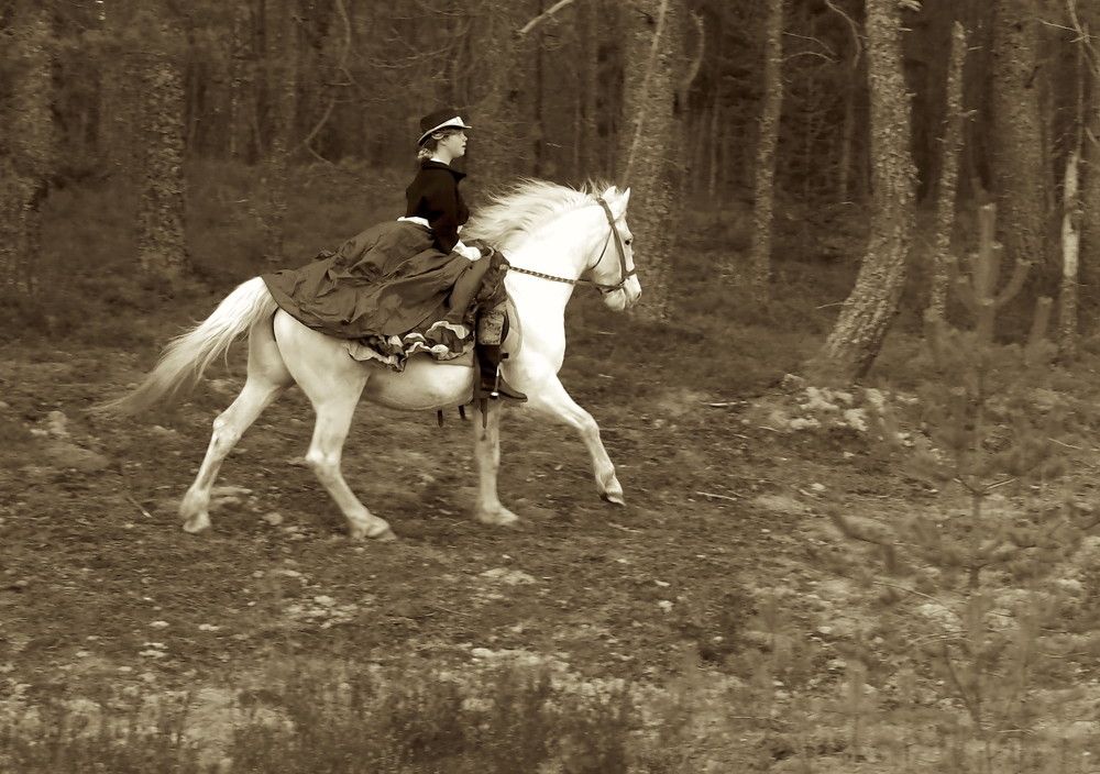 Ретро - наездницы.