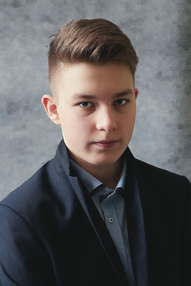 портрет юноши в сером (Portrait of a young man in gray)