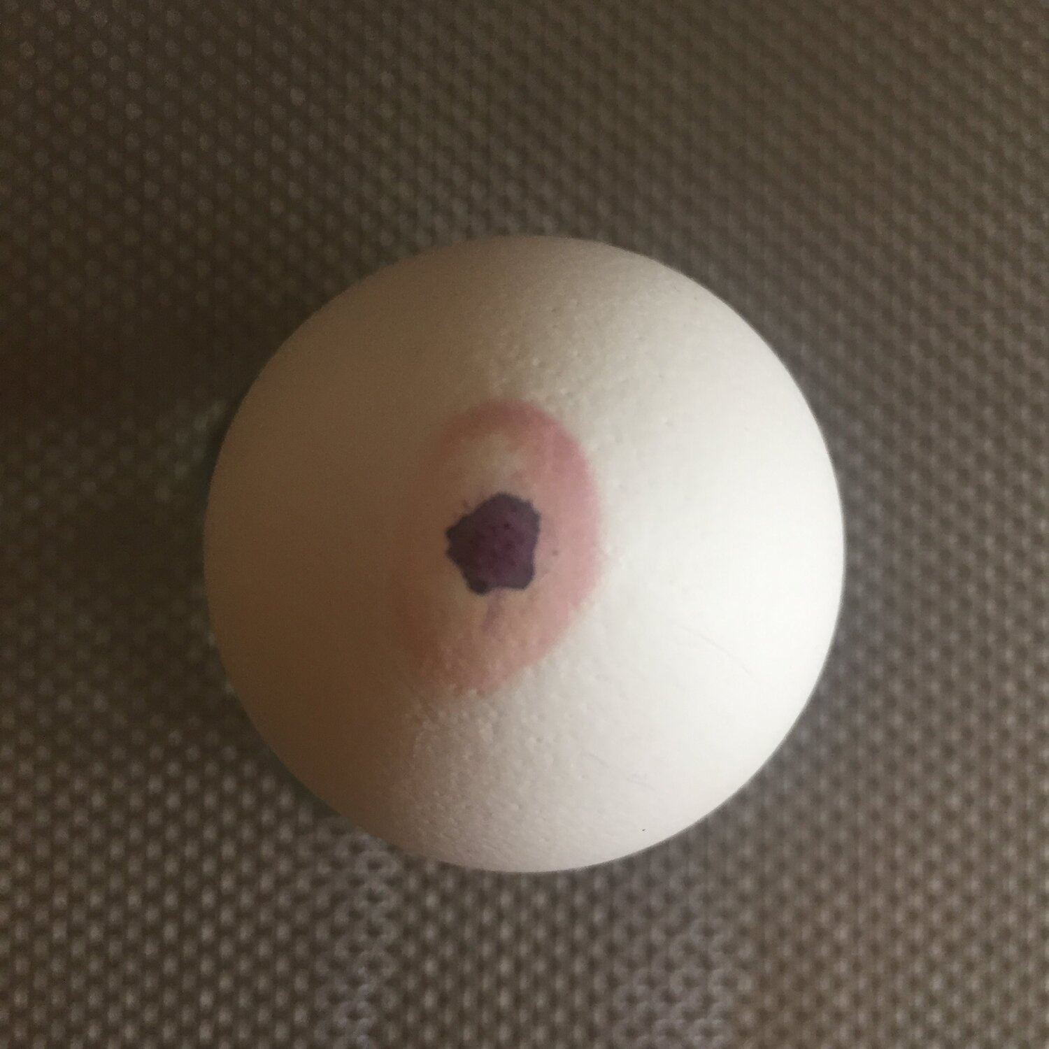 Minimalistic egg
