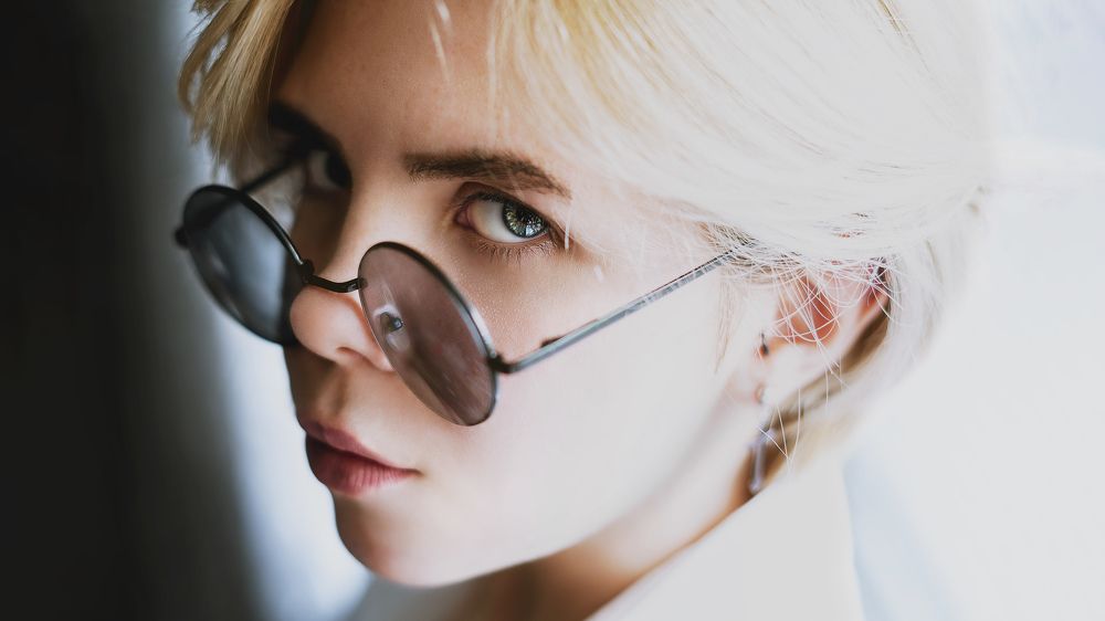 Глаза напротив