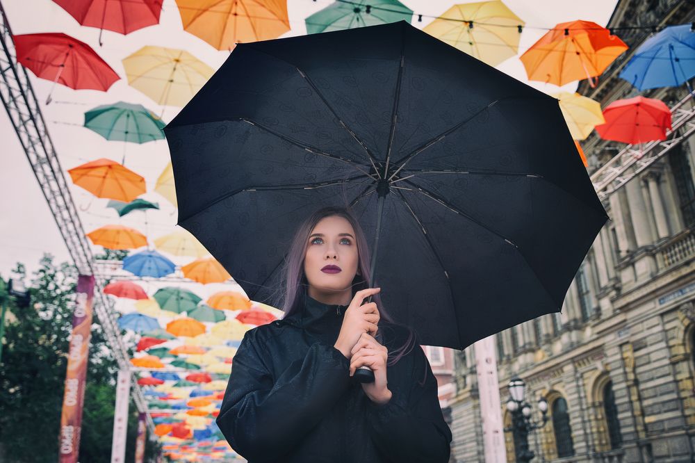 Девушка с зонтом