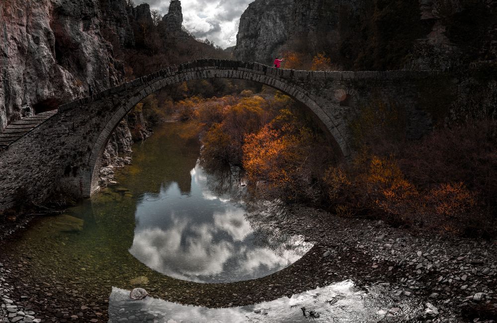 Photograph by Nikos Leonov