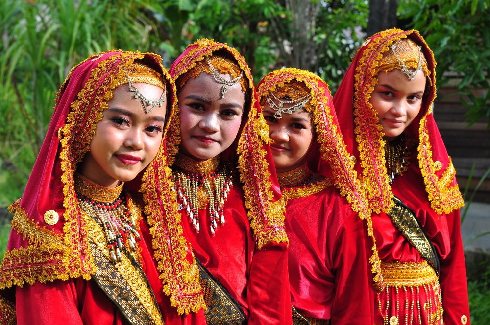 Perempuan Minangkabau Sumatera Barat