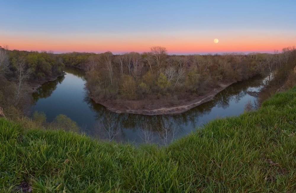 Суперлуние. Восход.