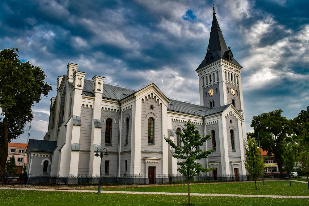 Templom a főtéren!