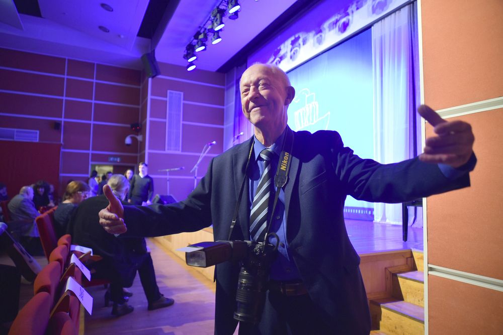 МУЖСКОЙ ПОРТРЕТ-003